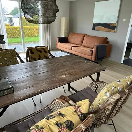 De Parel Valkenbosch * オーイステルウェイク